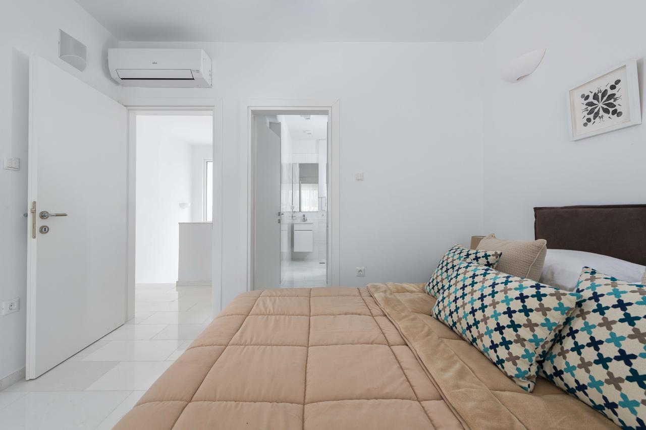 Maria & Nada Beachfront Villas Kolymbia Bagian luar foto